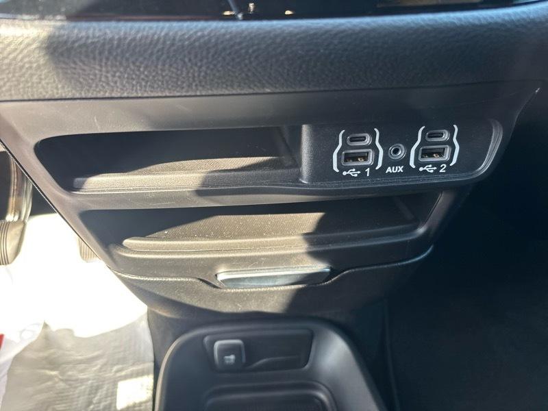 Chrysler Pacifica Select 2025