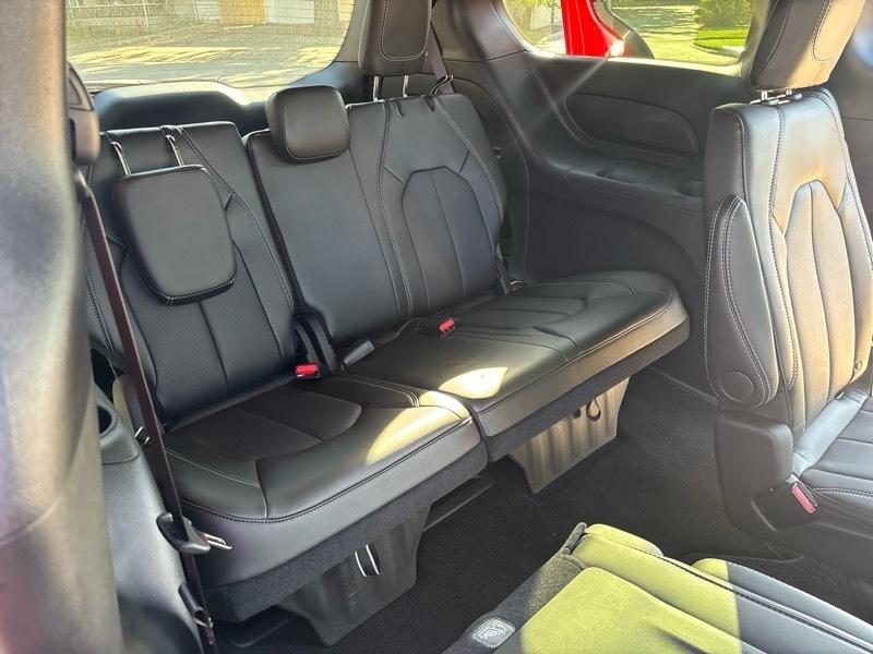 Chrysler Pacifica Select 2025