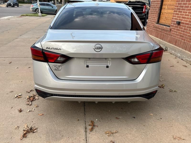 Nissan Altima 2.5 SV 2025