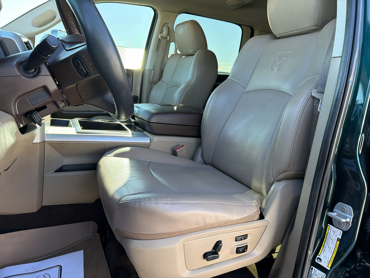 RAM 3500 4WD Crew Cab 169" Laramie 2011