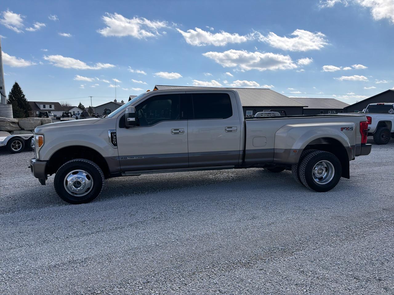 Ford F-350 SD King Ranch Crew Cab Long Bed DRW 4WD 2018