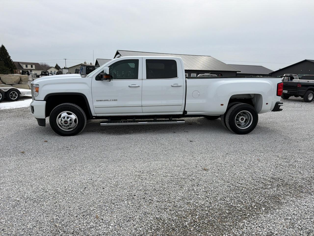 GMC Sierra 3500HD Denali Crew Cab Long Box 4WD 2019