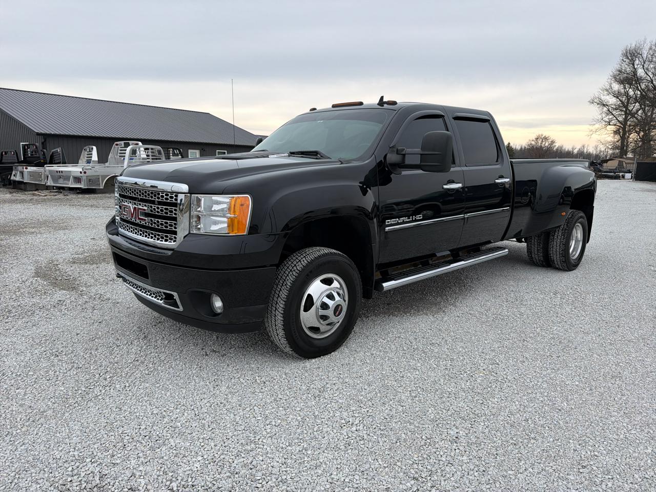 GMC Sierra 3500HD Denali Crew Cab SRW 4WD 2013