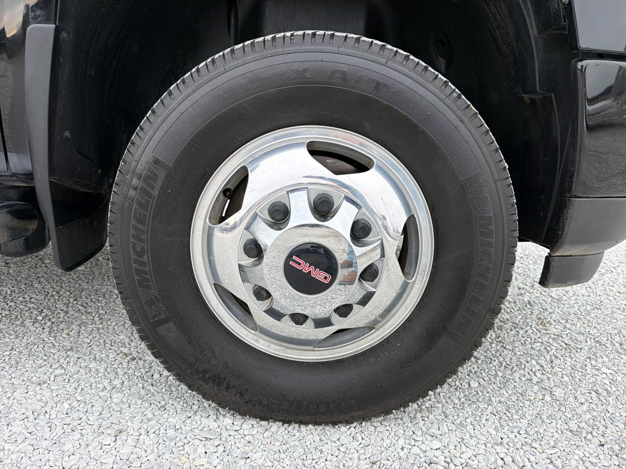 GMC Sierra 3500HD Denali Crew Cab SRW 4WD 2013