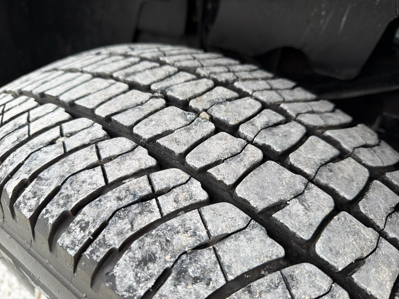 GMC Sierra 3500HD Denali Crew Cab SRW 4WD 2013