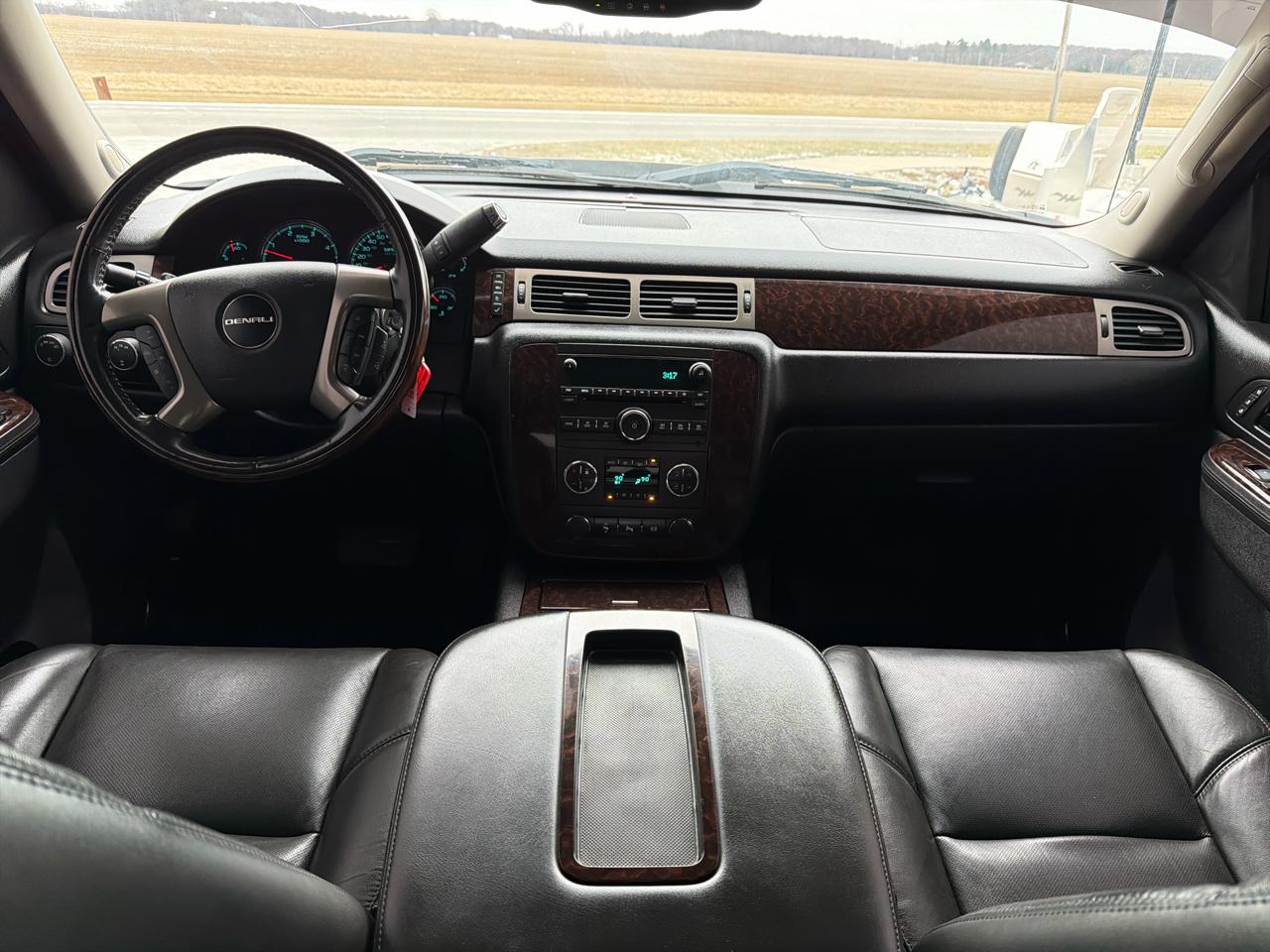 GMC Sierra 3500HD Denali Crew Cab SRW 4WD 2013