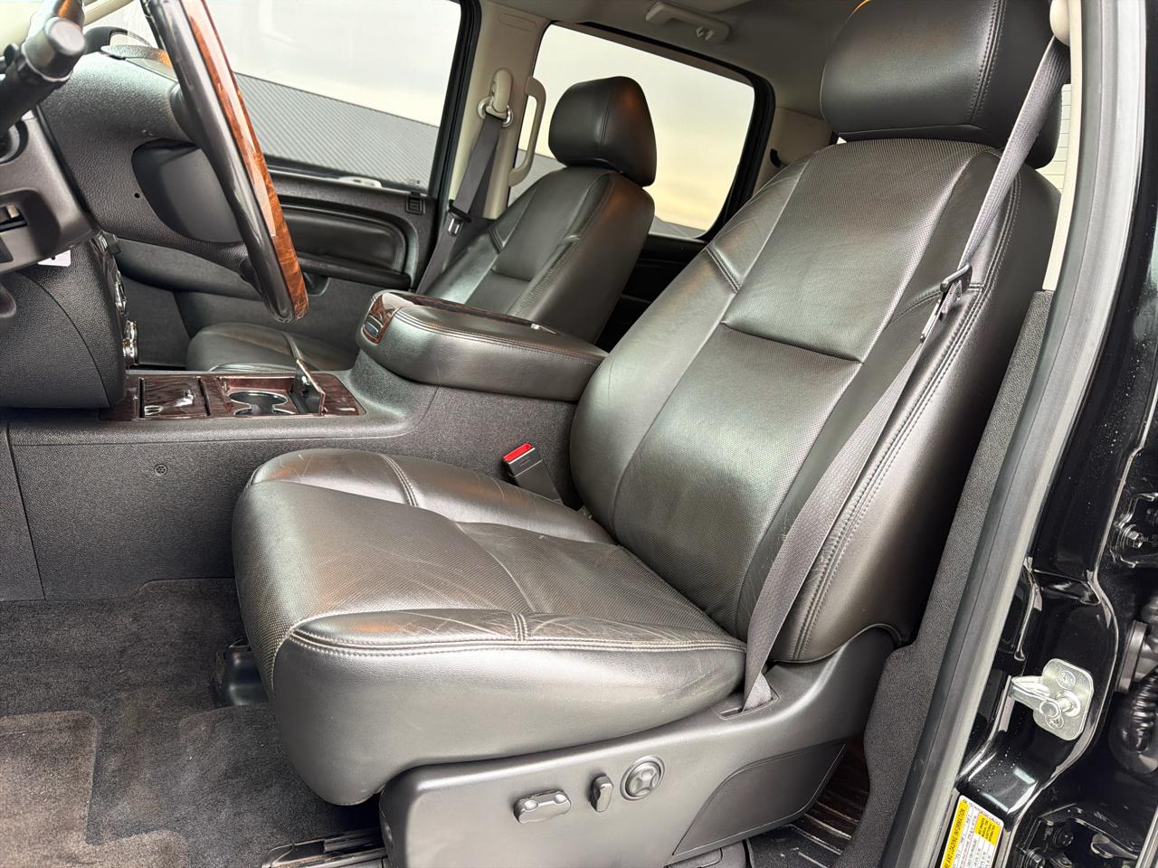 GMC Sierra 3500HD Denali Crew Cab SRW 4WD 2013