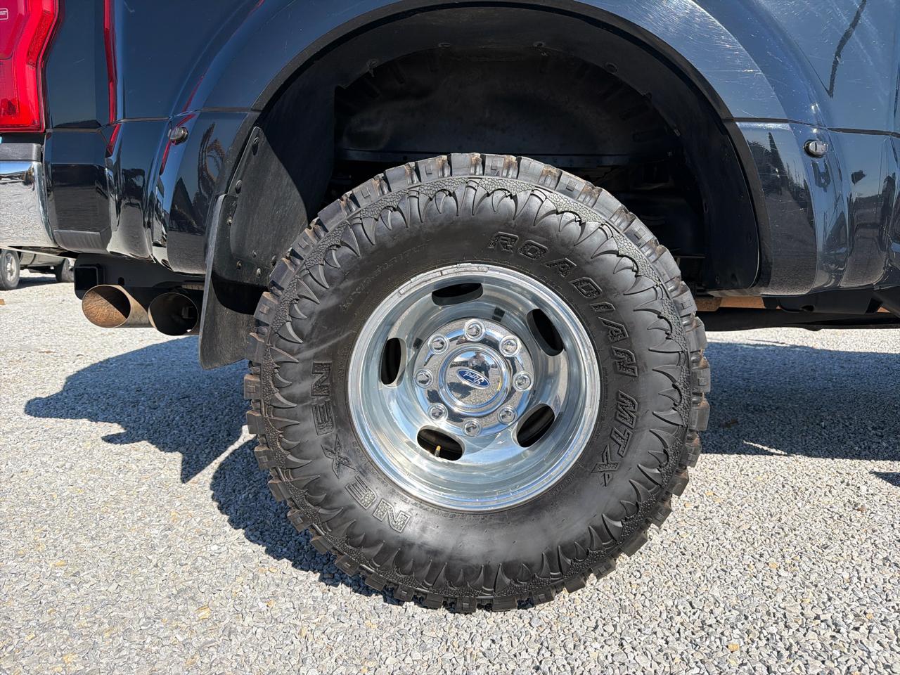 Ford F-350 SD Lariat Crew Cab 4WD DRW 2017