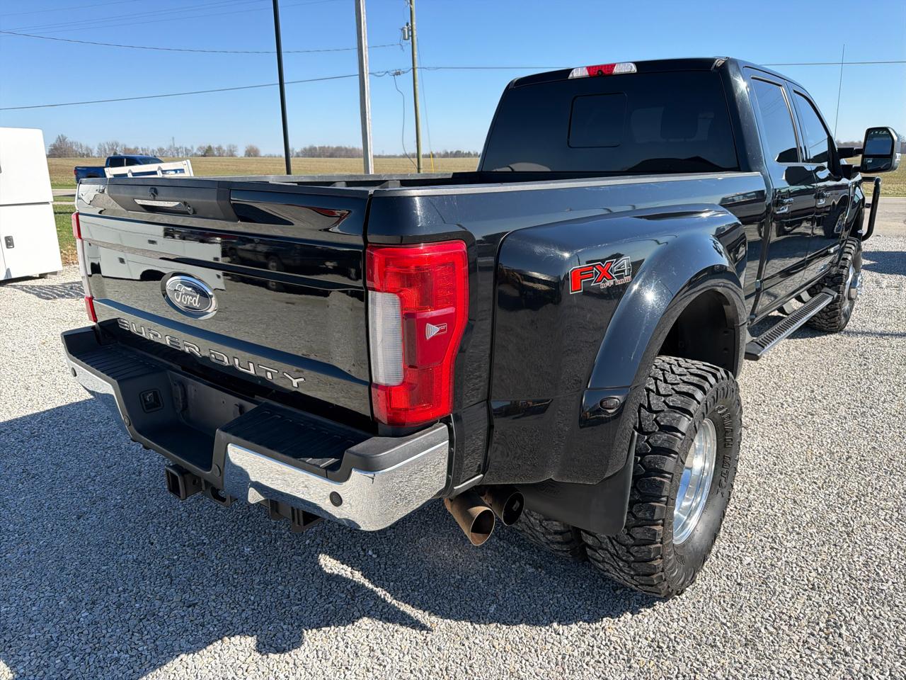 Ford F-350 SD Lariat Crew Cab 4WD DRW 2017