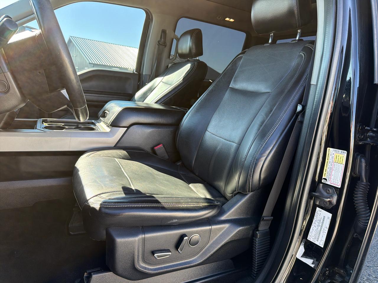 Ford F-350 SD Lariat Crew Cab 4WD DRW 2017