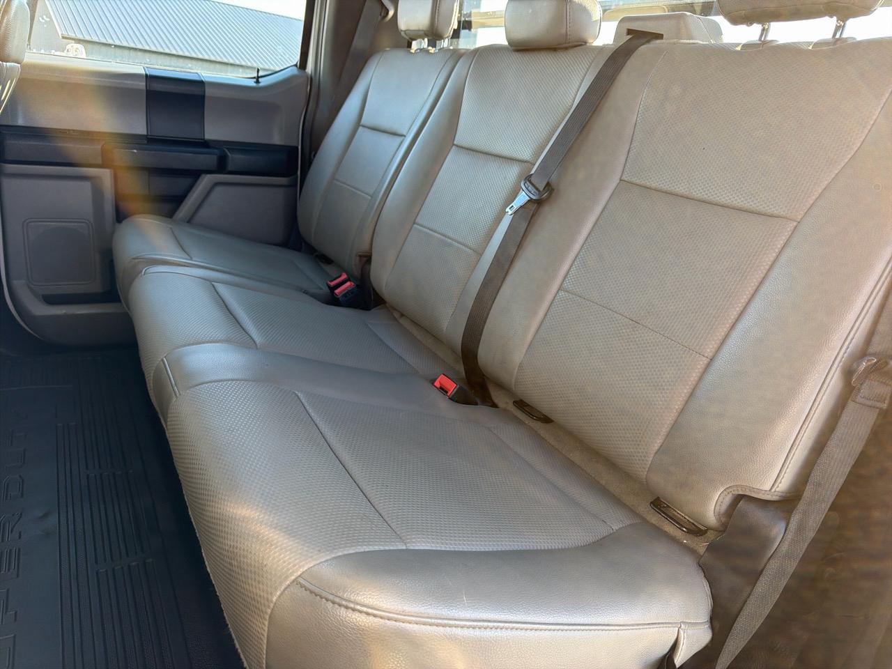 Ford Super Duty F-350 DRW Crew Cab 176" WB 60" CA XL 2021