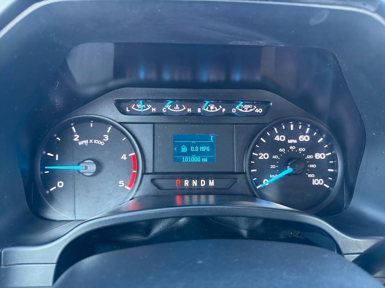 Ford Super Duty F-350 DRW Crew Cab 176" WB 60" CA XL 2021