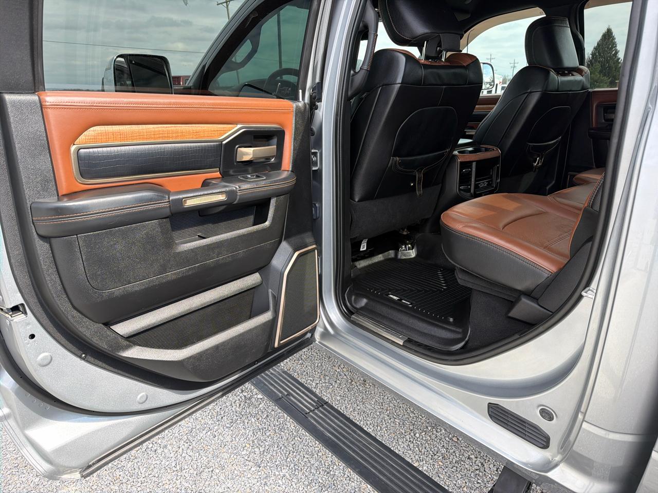 RAM 3500 Longhorn 4x4 Crew Cab 8' Box 2022