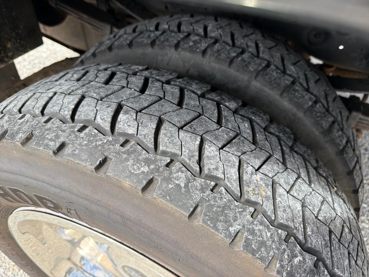 Ford Super Duty F-450 DRW Crew Cab 176" WB 60" CA XL 2005