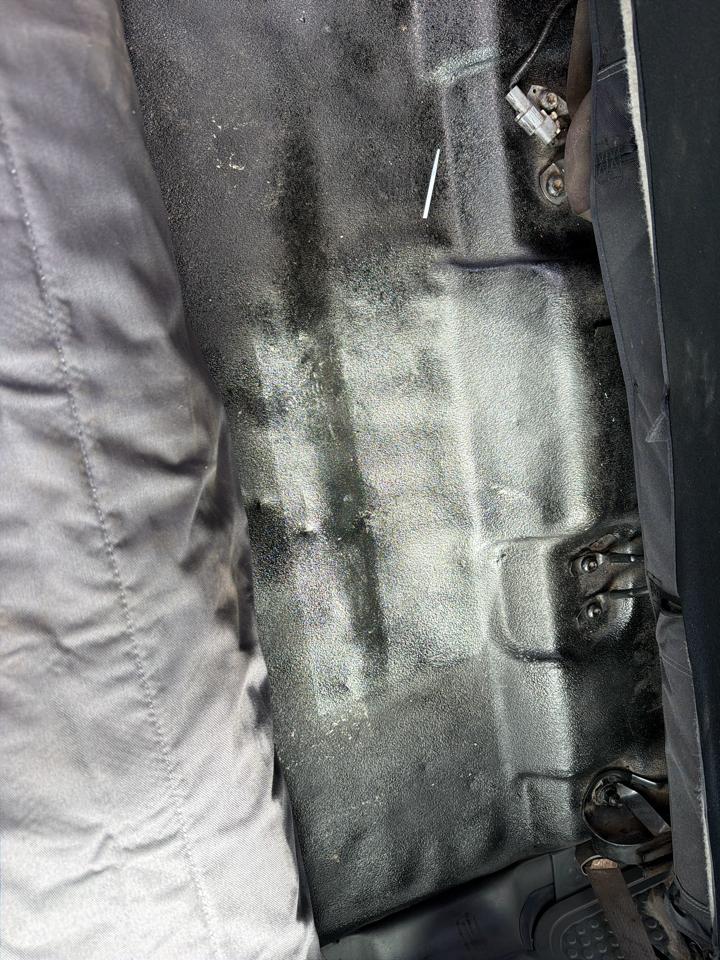 Ford Super Duty F-450 DRW Crew Cab 176" WB 60" CA XL 2005