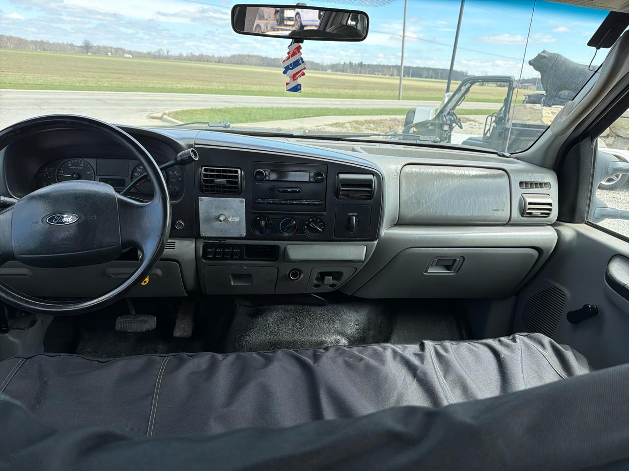 Ford Super Duty F-450 DRW Crew Cab 176" WB 60" CA XL 2005