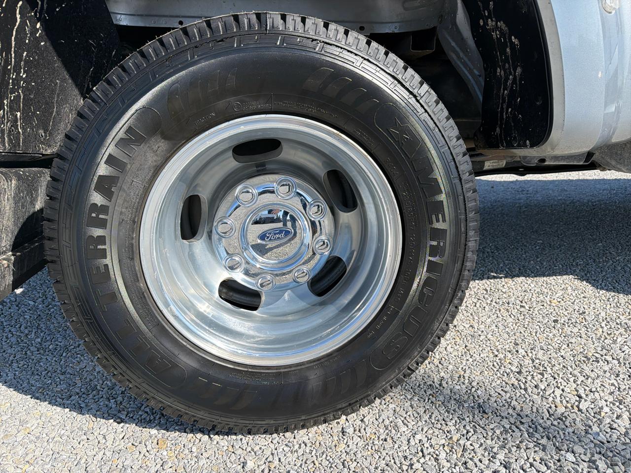 Ford Super Duty F-350 DRW XLT 4WD Crew Cab 8' Box 2022