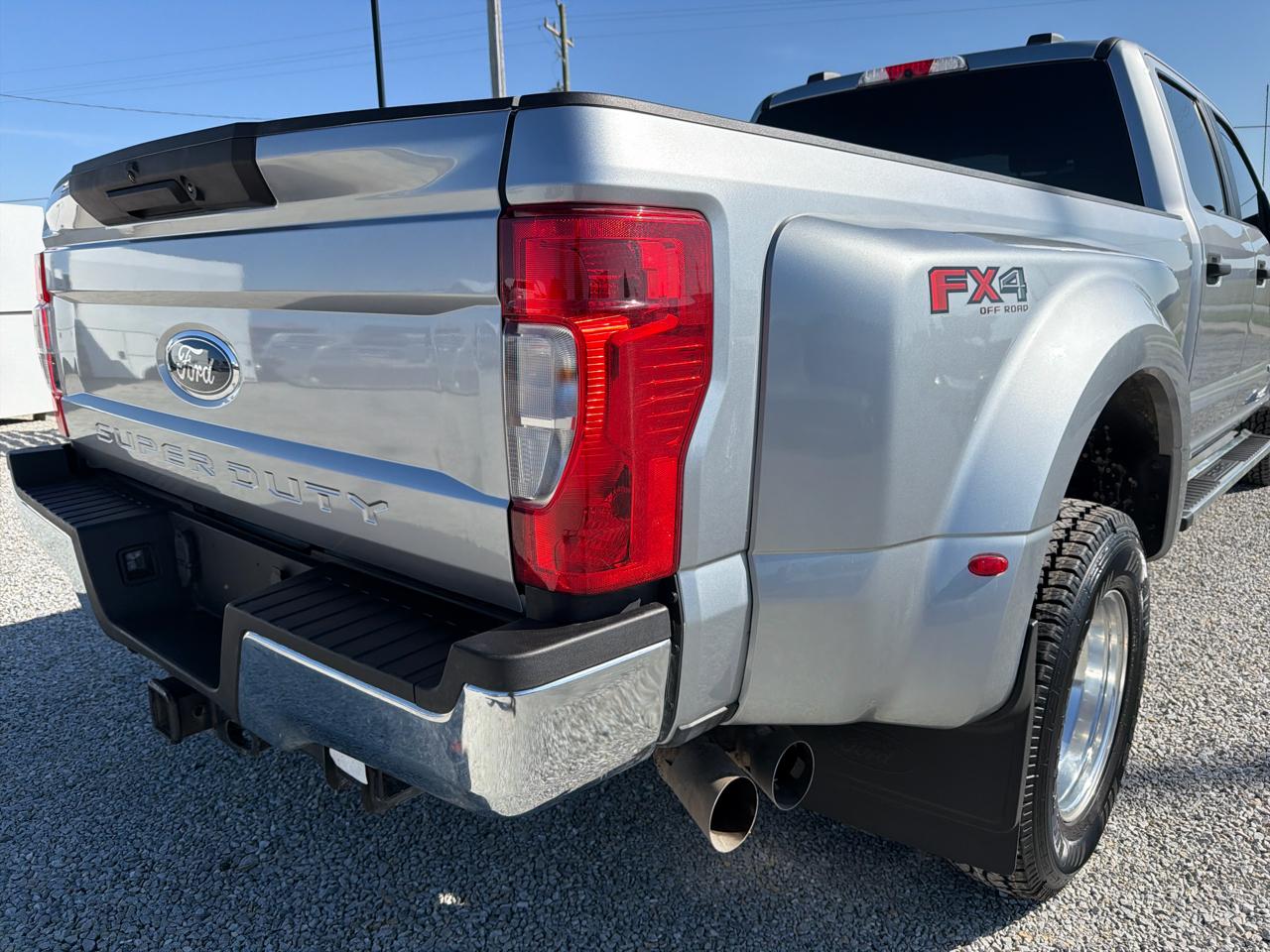 Ford Super Duty F-350 DRW XLT 4WD Crew Cab 8' Box 2022