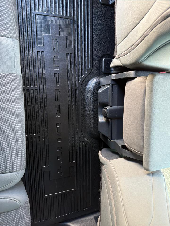 Ford Super Duty F-350 DRW XLT 4WD Crew Cab 8' Box 2022