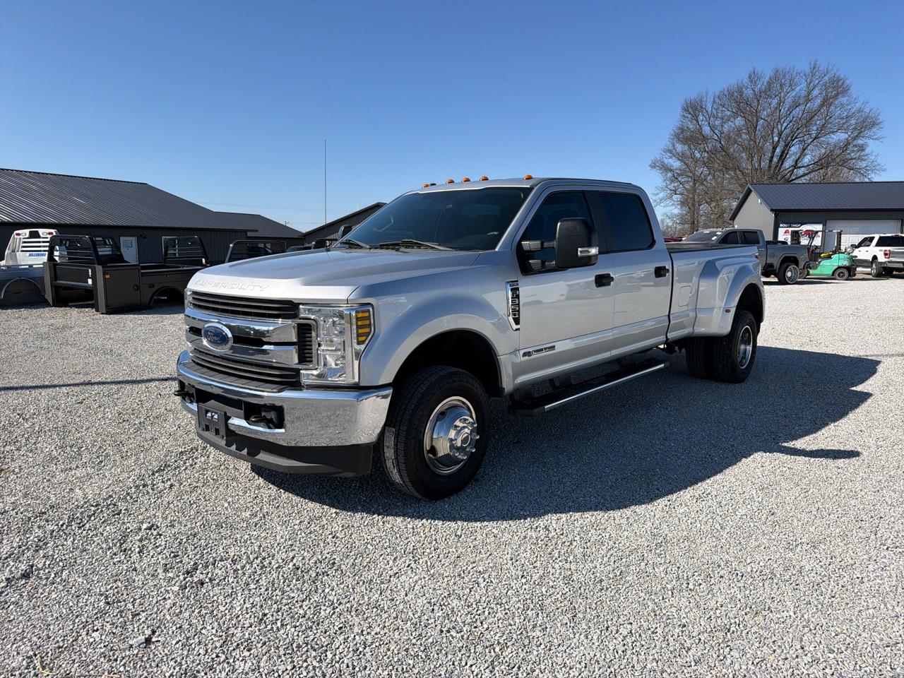 Ford Super Duty F-350 DRW XLT 4WD Crew Cab 8' Box 2019