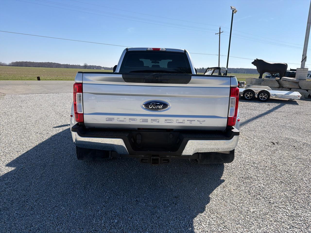Ford Super Duty F-350 DRW XLT 4WD Crew Cab 8' Box 2019