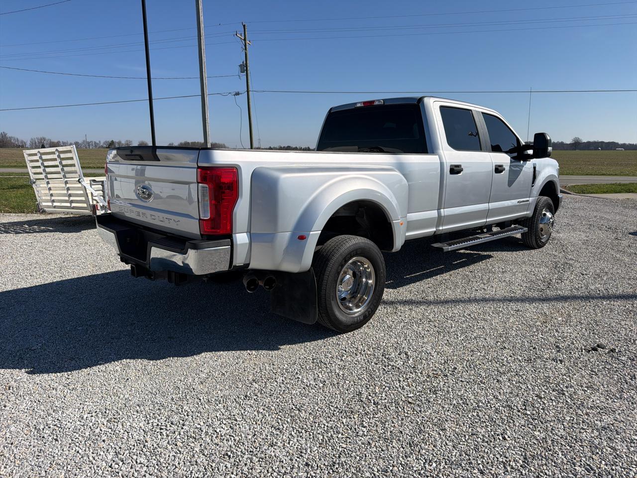 Ford Super Duty F-350 DRW XLT 4WD Crew Cab 8' Box 2019