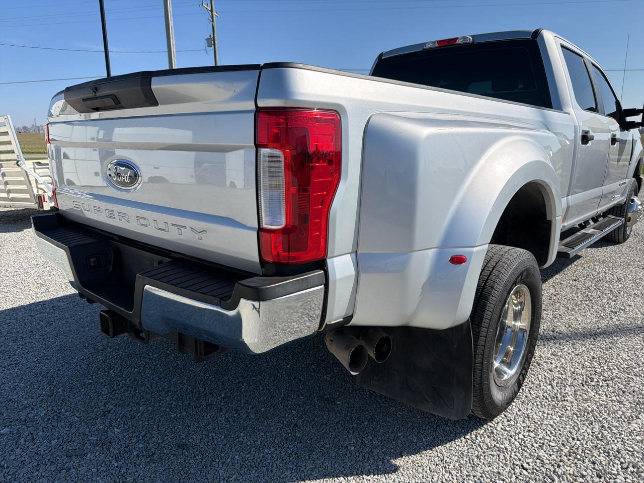Ford Super Duty F-350 DRW XLT 4WD Crew Cab 8' Box 2019