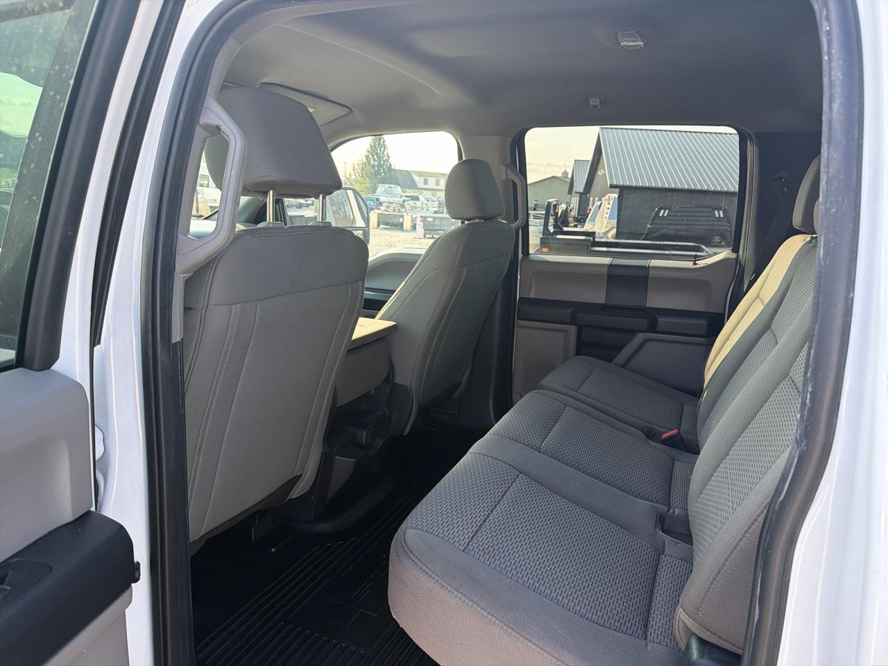 Ford Super Duty F-350 DRW 4WD Crew Cab 172" XLT 2022