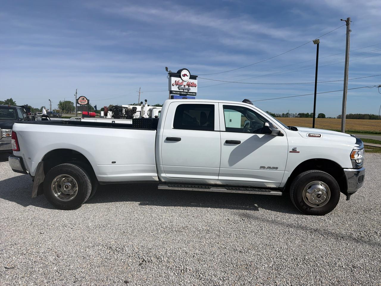 RAM 3500 Tradesman 4x4 Crew Cab 8' Box 2022