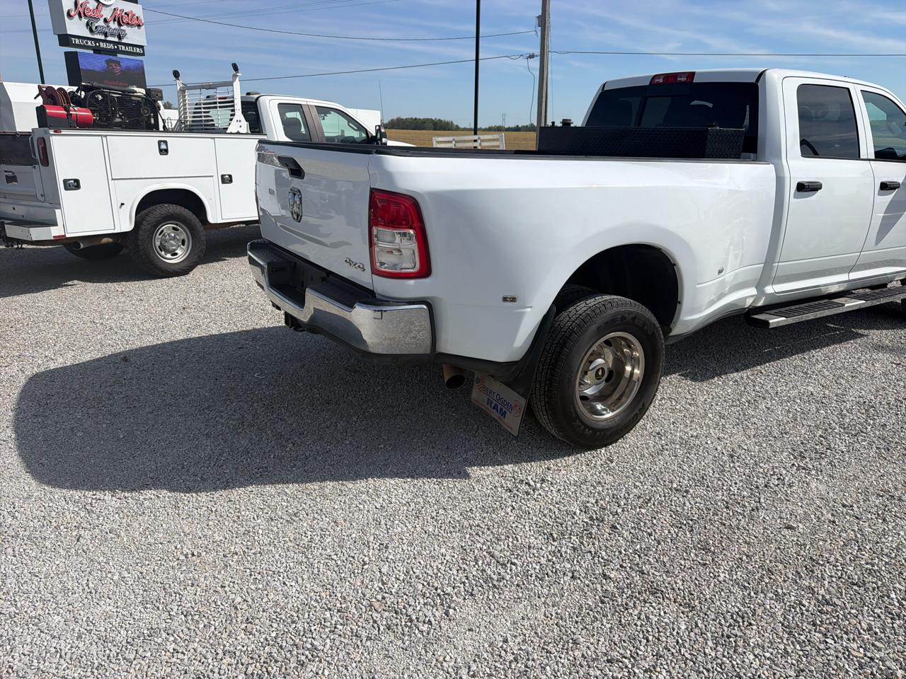 RAM 3500 Tradesman 4x4 Crew Cab 8' Box 2022