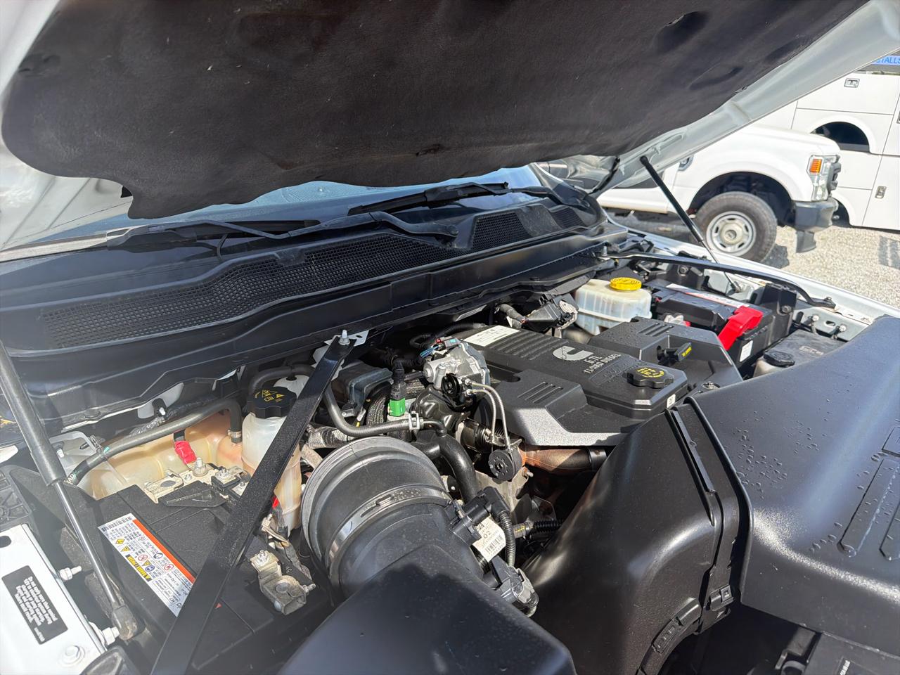 RAM 3500 Tradesman 4x4 Crew Cab 8' Box 2022