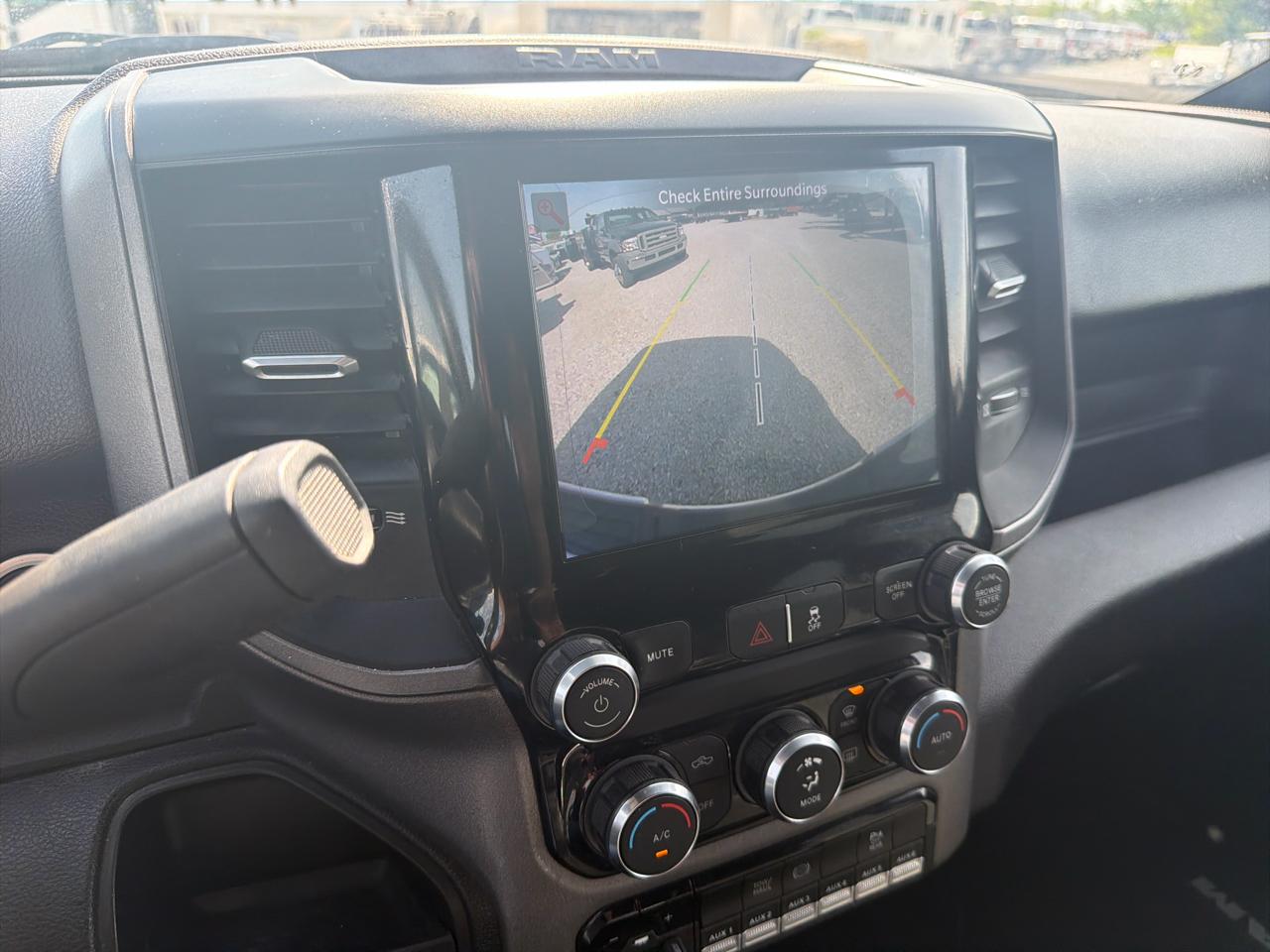 RAM 3500 Tradesman 4x4 Crew Cab 8' Box 2022