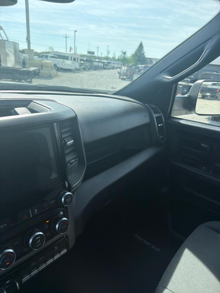 RAM 3500 Tradesman 4x4 Crew Cab 8' Box 2022