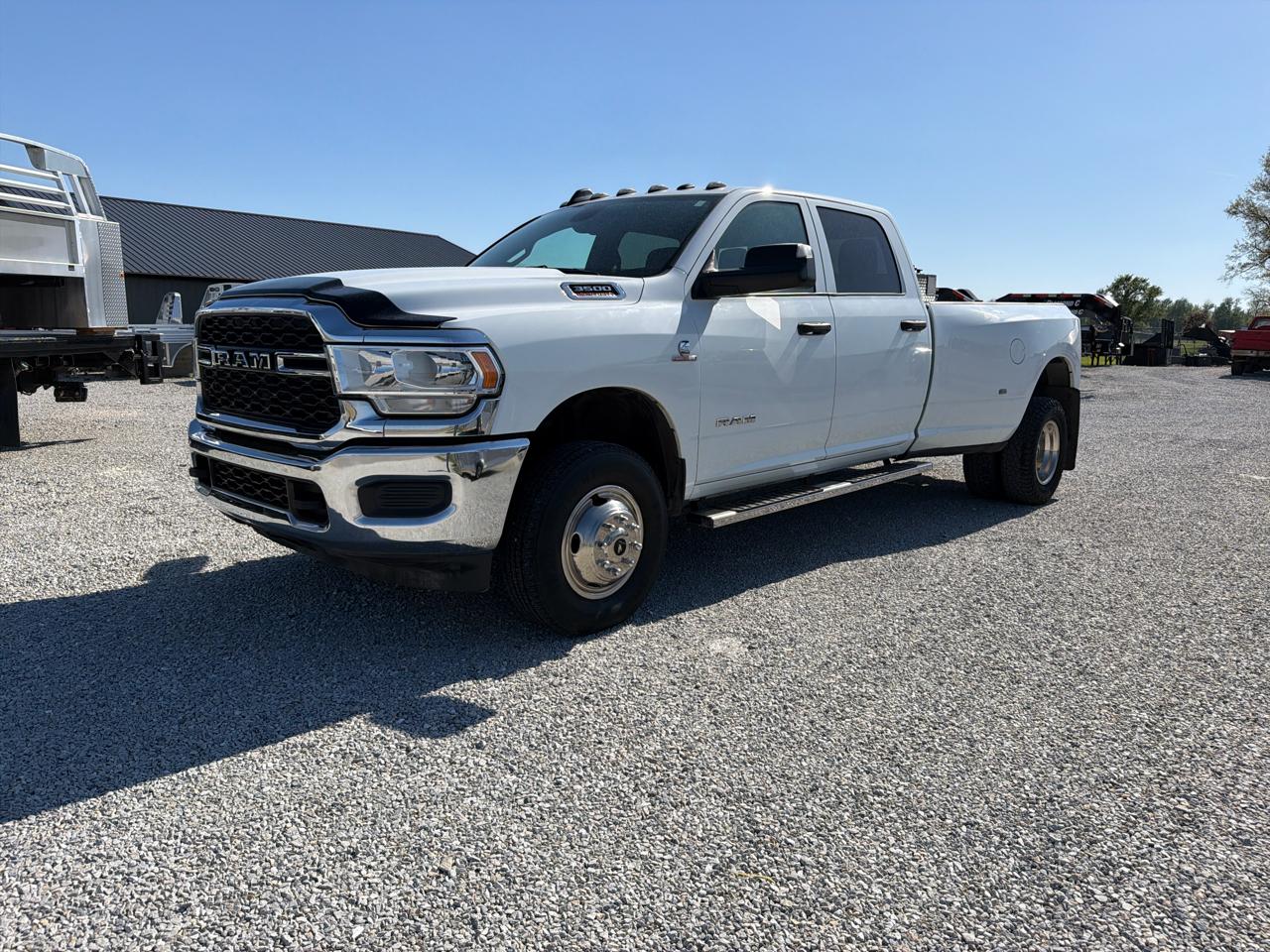 RAM 3500 Tradesman 4x4 Crew Cab 8' Box 2022