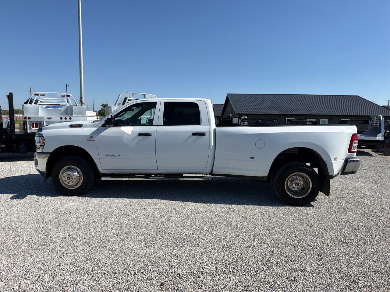 RAM 3500 Tradesman 4x4 Crew Cab 8' Box 2022