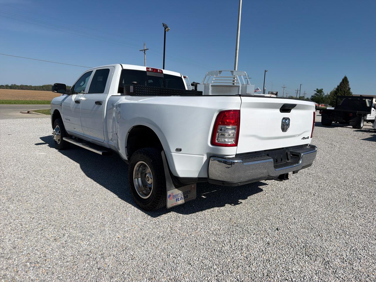 RAM 3500 Tradesman 4x4 Crew Cab 8' Box 2022