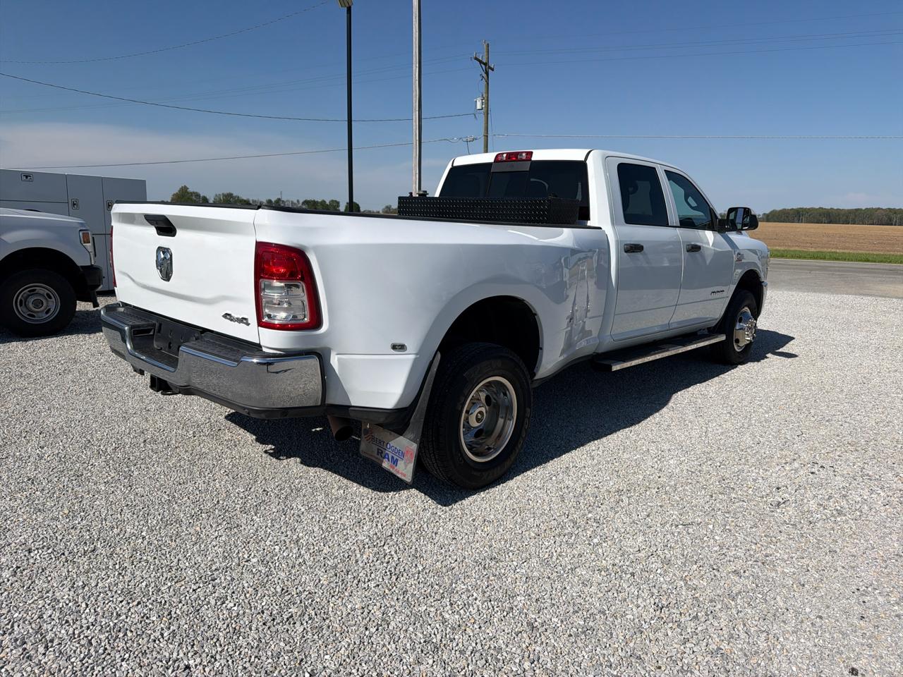 RAM 3500 Tradesman 4x4 Crew Cab 8' Box 2022