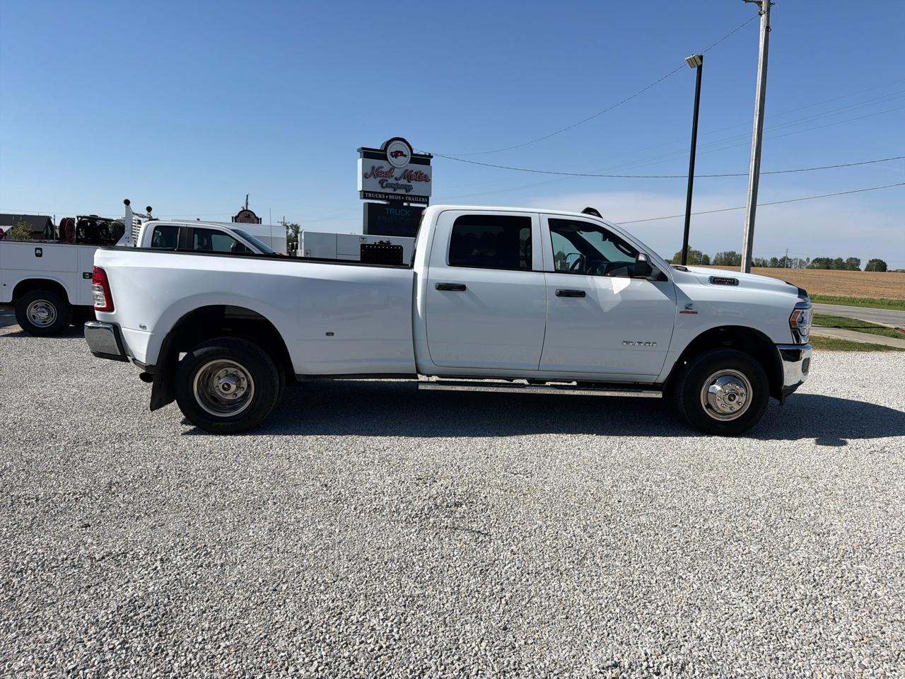 RAM 3500 Tradesman 4x4 Crew Cab 8' Box 2022