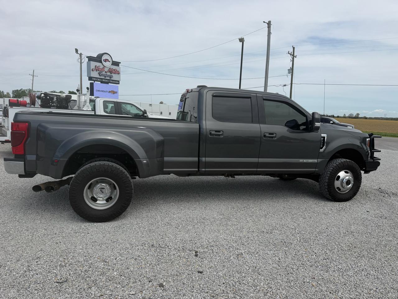Ford Super Duty F-350 DRW Lariat 4WD Crew Cab 8' Box 2020