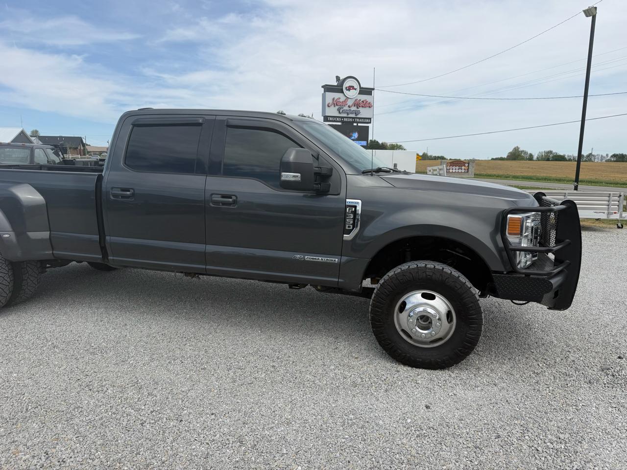 Ford Super Duty F-350 DRW Lariat 4WD Crew Cab 8' Box 2020