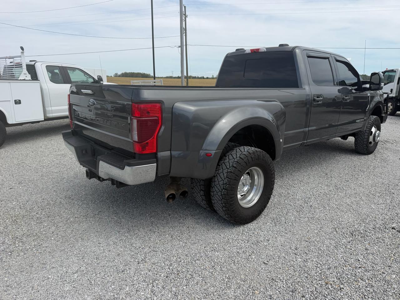 Ford Super Duty F-350 DRW Lariat 4WD Crew Cab 8' Box 2020