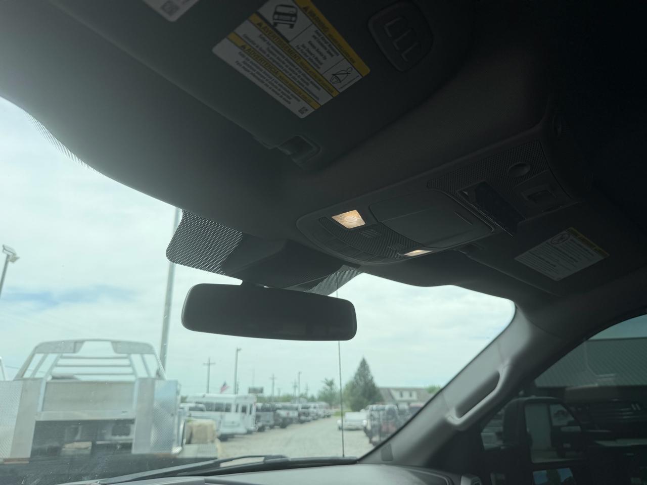 Ford Super Duty F-350 DRW Lariat 4WD Crew Cab 8' Box 2020