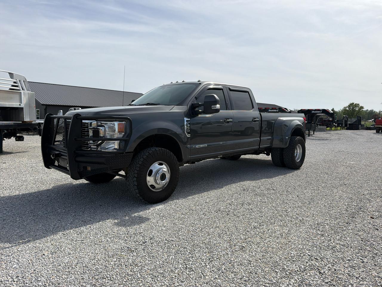 Ford Super Duty F-350 DRW Lariat 4WD Crew Cab 8' Box 2020
