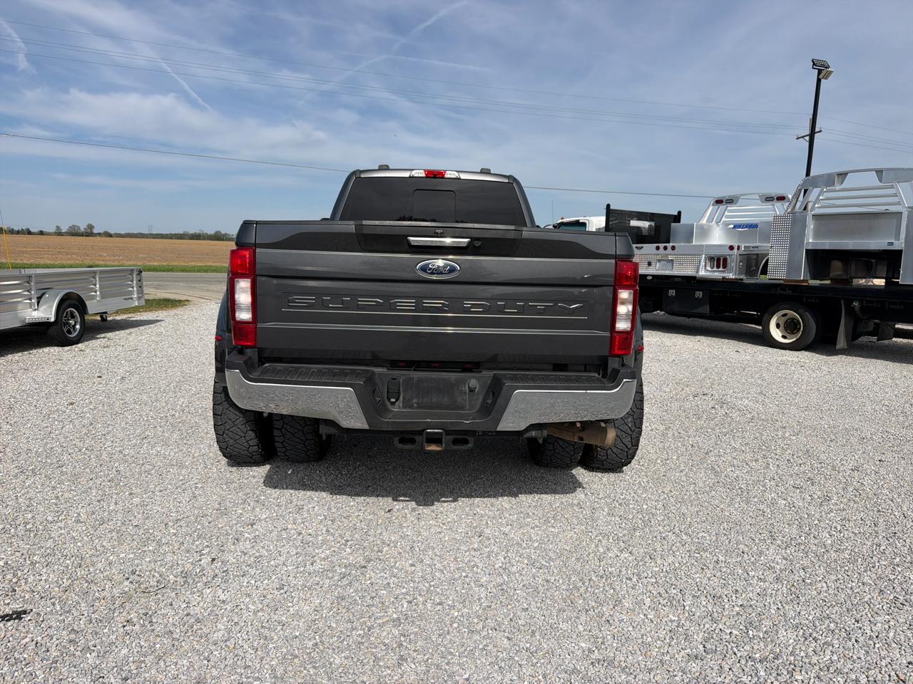 Ford Super Duty F-350 DRW Lariat 4WD Crew Cab 8' Box 2020