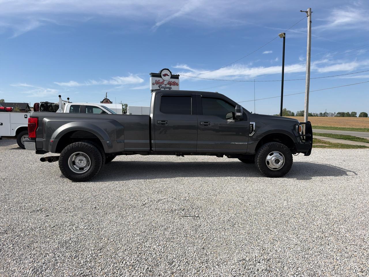 Ford Super Duty F-350 DRW Lariat 4WD Crew Cab 8' Box 2020