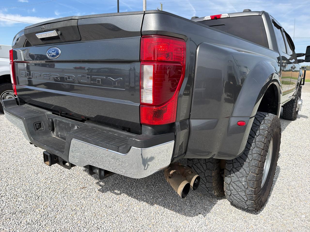 Ford Super Duty F-350 DRW Lariat 4WD Crew Cab 8' Box 2020