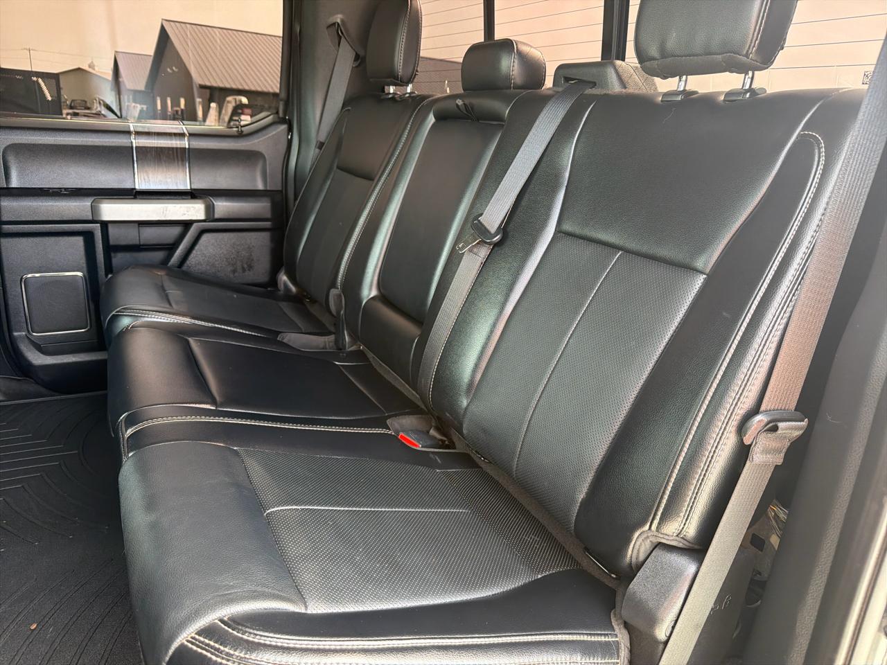 Ford Super Duty F-350 DRW Lariat 4WD Crew Cab 8' Box 2020