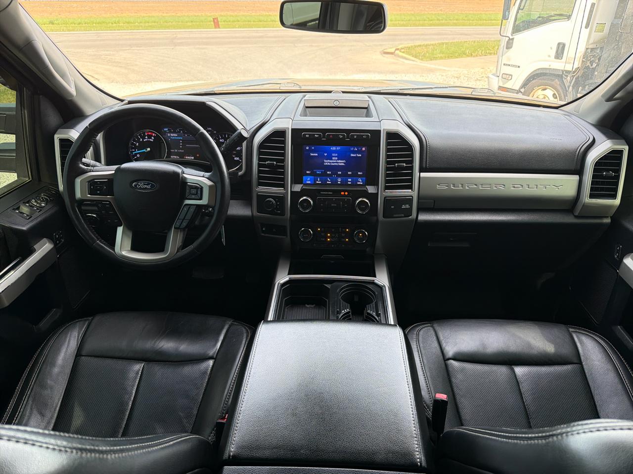 Ford Super Duty F-350 DRW Lariat 4WD Crew Cab 8' Box 2020