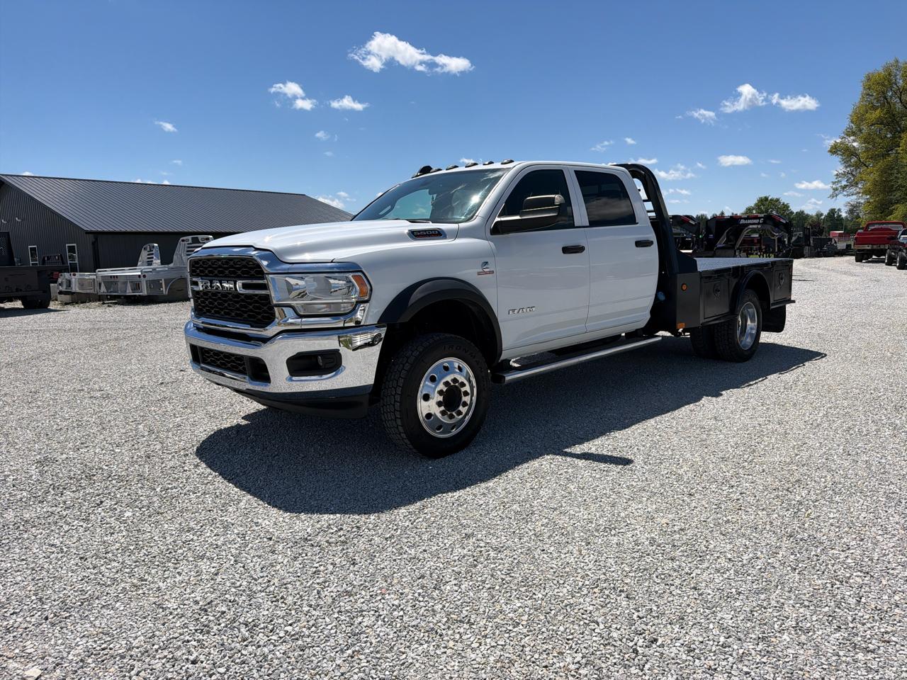 RAM 5500 Chassis Cab Tradesman 4x4 Crew Cab 60" CA 173.4" WB 2022