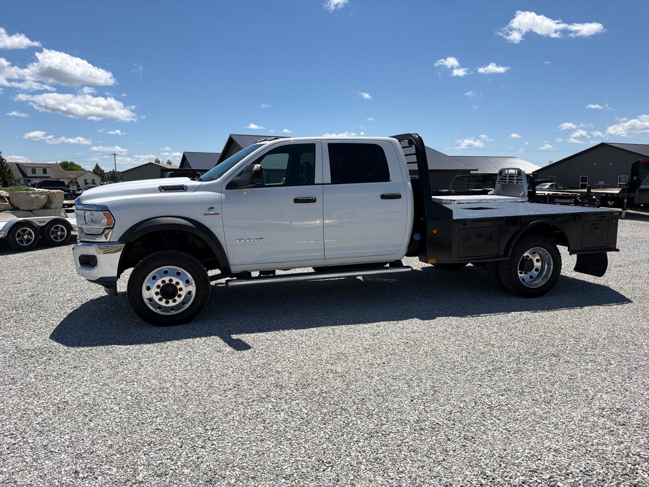 RAM 5500 Chassis Cab Tradesman 4x4 Crew Cab 60" CA 173.4" WB 2022